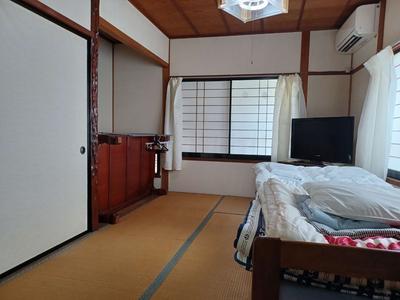 1972 House with Separate Building in Unnan City, Shimane — Image 1, Unnan, Shimane