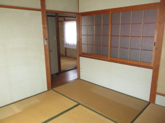 7DK Wooden House for Sale on Large Plot in Kasaoka, Okayama - Thumbnail 4