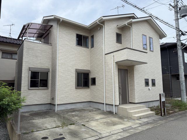 3LDK House in Kobe Nishi Ward with Garden and Parking - Image 1