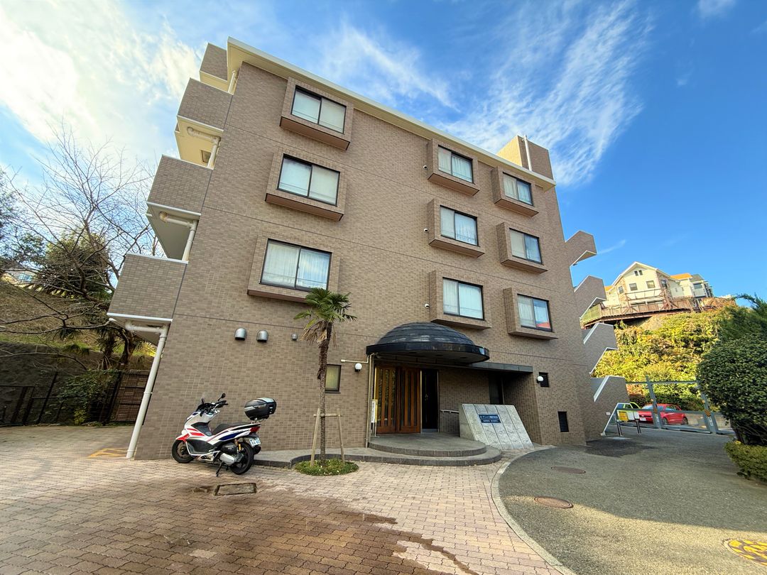3LDK Apartment in Kamakura near Kamakura Koko-mae Station - Thumbnail 2