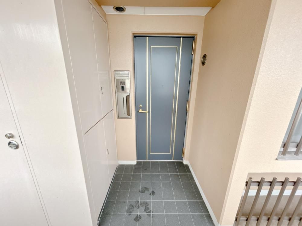Renovated 2LDK Apartment for Sale in Fukui City with Parking - Thumbnail 4