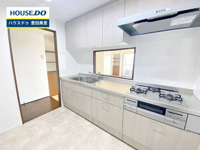 4LDK Apartment in Toyota City with South-Facing Balcony - Thumbnail 4