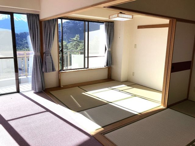 Resort Condo with Mt. Fuji View in Fujikawaguchiko for Sale - Thumbnail 3