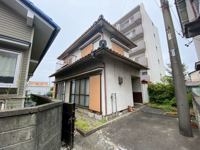 4K House in Gifu City with Land and Parking - Thumbnail 3