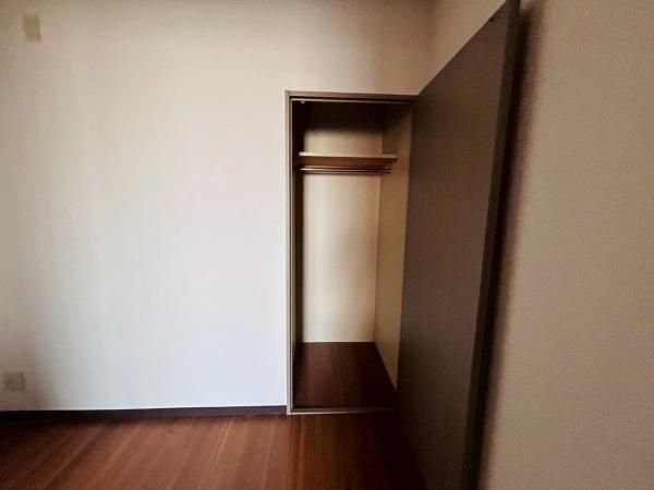2SLDK Apartment for Sale in Izumi City, Osaka - Thumbnail 2