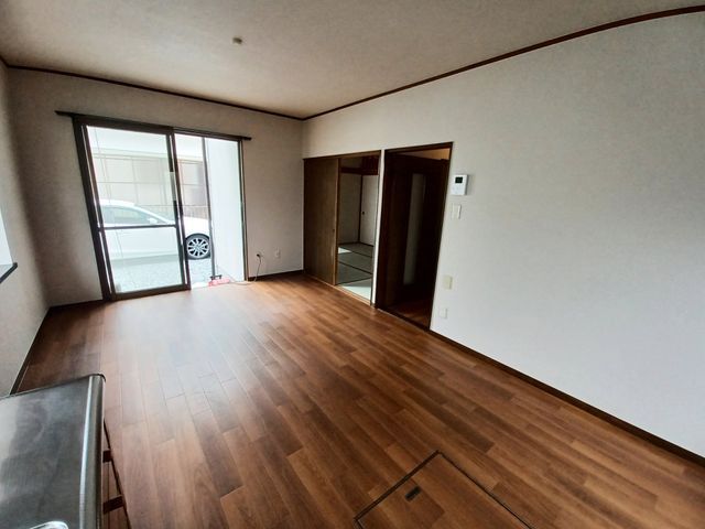 5LDK House in Kure with Parking | Renovation Underway - Thumbnail 4