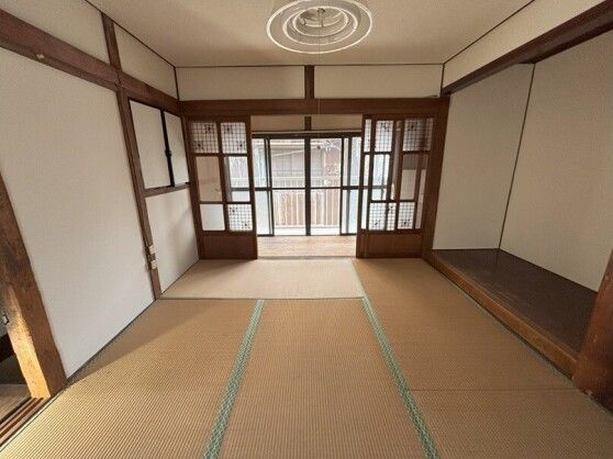 1952 5DK Wooden House for Sale in Shunan City, Yamaguchi - Thumbnail 4