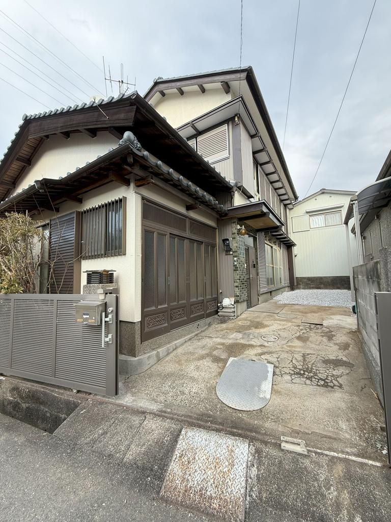 6DK Detached House for Sale in Kochi City, Near Engyoji-guchi Station - Thumbnail 2