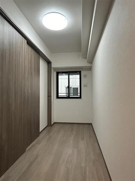 Modern 1LDK Apartment Near Karasuma Station, Kyoto - Thumbnail 3