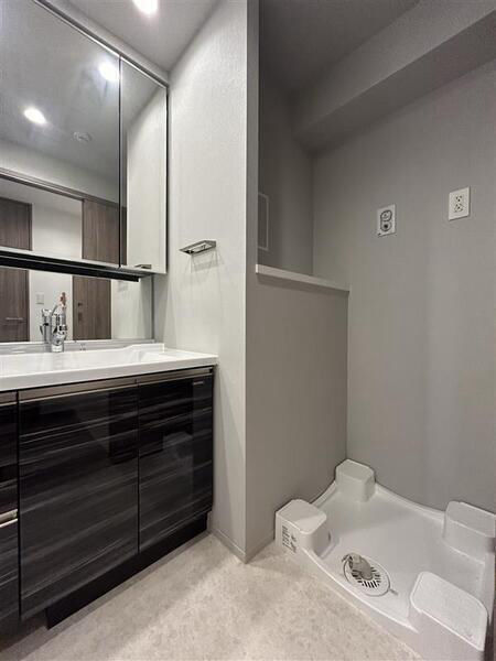 Modern 1LDK Apartment Near Karasuma Station, Kyoto - Thumbnail 4