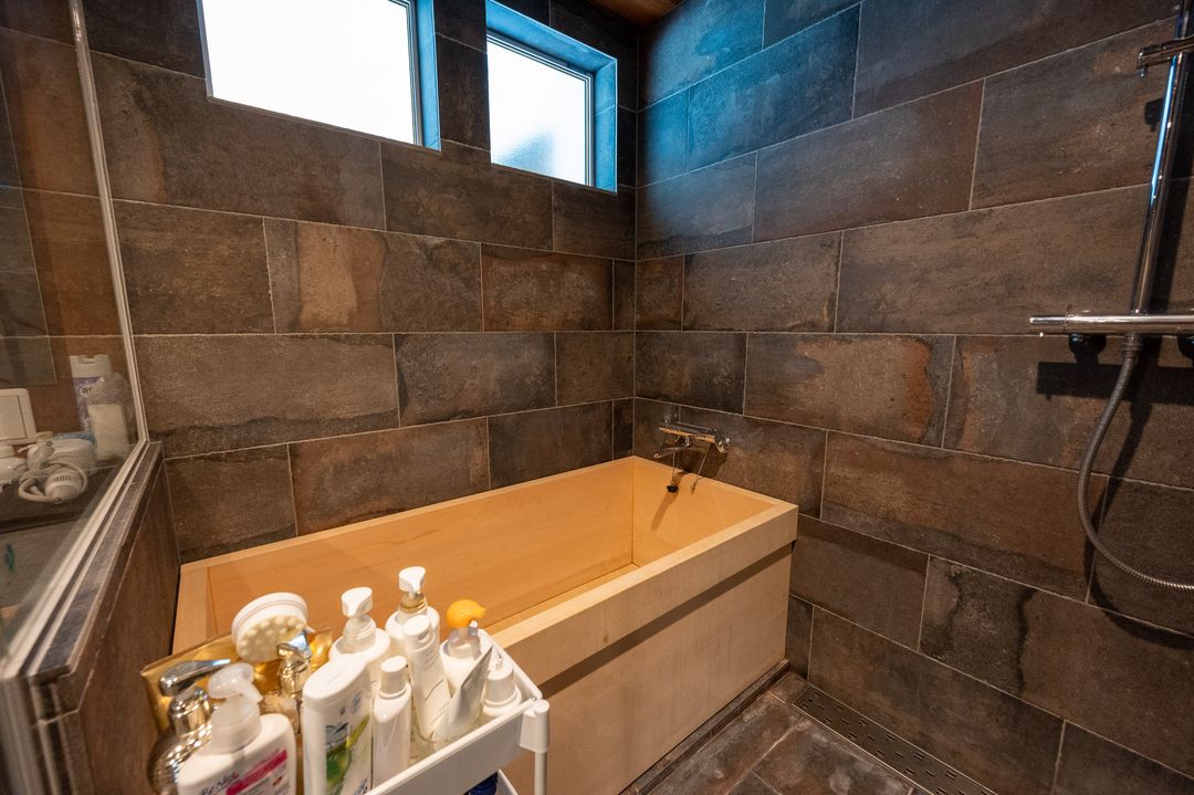 Sanemi Chalet for Sale in Niseko Hirafu, Hokkaido - Thumbnail 2