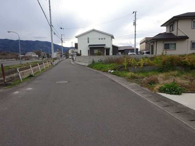 312 sqm Vacant Residential Land for Sale in Yoshinogawa, Tokushima - Thumbnail 2