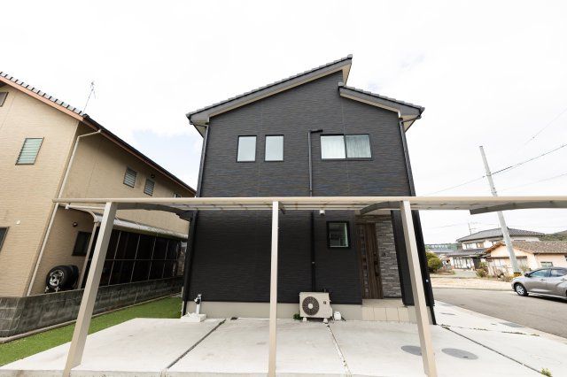 4LDK Modern House with Solar Power in Fukuyama - Thumbnail 3