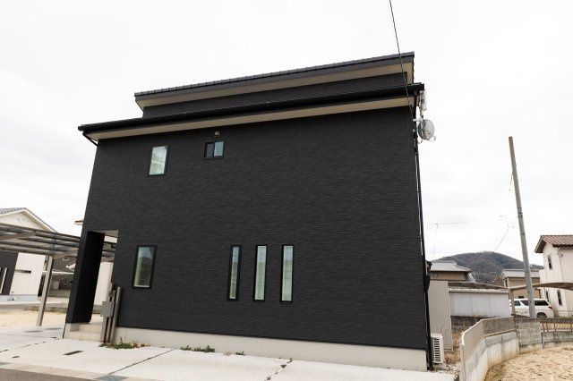 4LDK Modern House with Solar Power in Fukuyama - Thumbnail 2