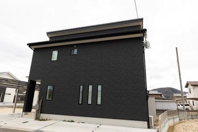 4LDK Modern House with Solar Power in Fukuyama — Image 1, Fukuyama, Hiroshima