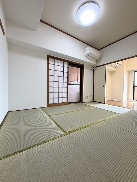 3LDK Renovated Apartment for Sale in Matsuyama, Ehime - Thumbnail 3
