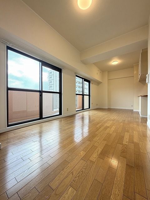 3LDK Renovated Apartment for Sale in Matsuyama, Ehime - Thumbnail 2
