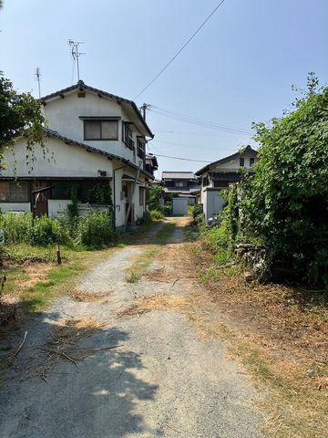 Used detached house in Oaza Wakana | Chikugo City, 12 minutes walk from Hainuzuka Station on the JR Kagoshima Main Line (Property number: 0145131-0000553) — Image 4, Chikugo, Fukuoka