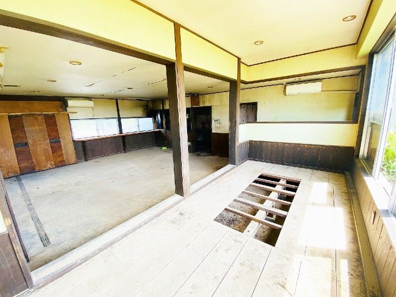 Land for Sale with Structures in Nago, Okinawa - 988 sqm Plot - Thumbnail 4