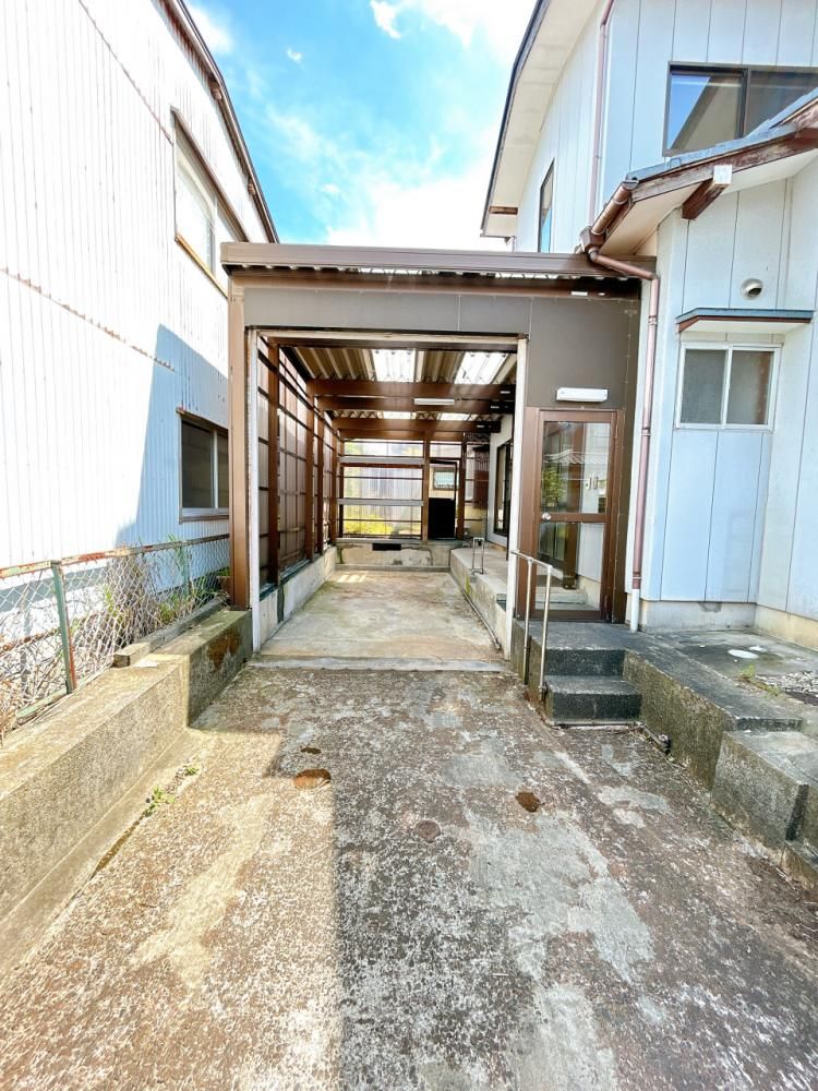 Renovated 3SLDK House in Shibata with Modern Amenities - Thumbnail 3