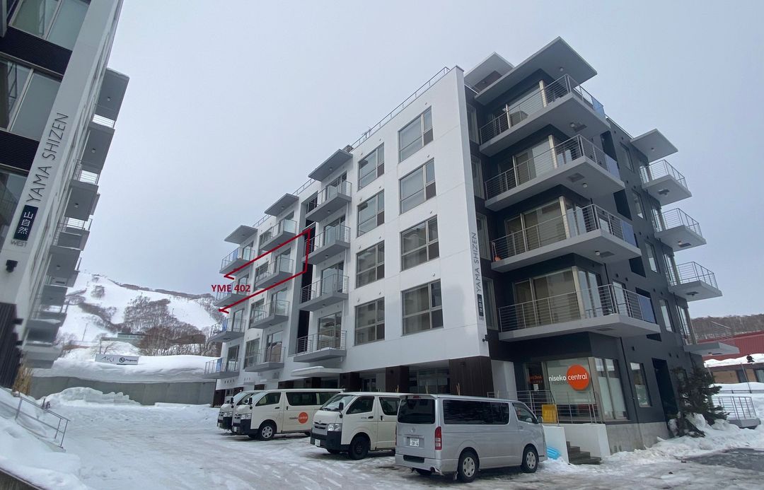 Yama Shizen East 402: 3BR Luxury Apartment in Niseko Hirafu - Image 1