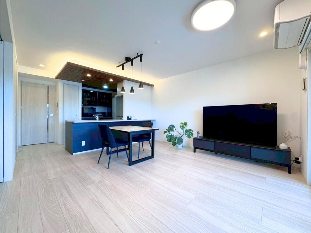 Amaze Togitsu Bay Side Square 8F 2LDK Condo in Nagasaki - Thumbnail 2