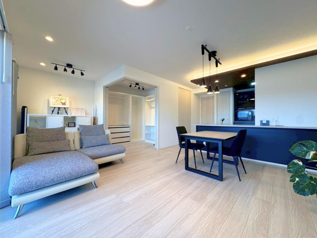 Amaze Togitsu Bay Side Square 8F 2LDK Condo in Nagasaki - Thumbnail 3