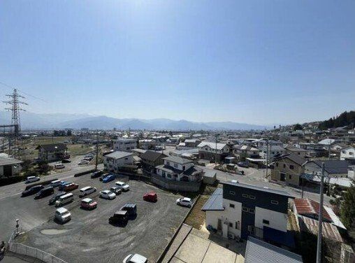 4DK Apartment in Nagano City with South Balcony Views - Thumbnail 3