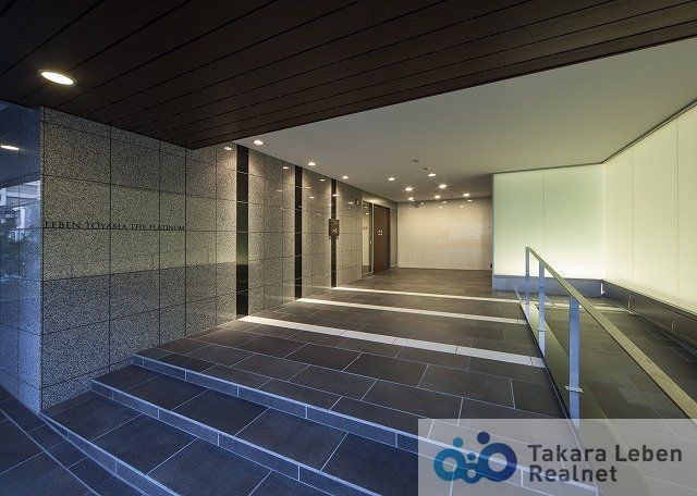 3LDK Apartment for Sale in Central Toyama near Aramachi Station - Thumbnail 2