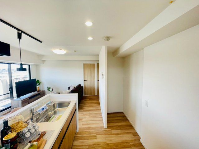 Renovated 4LDK Apartment in Yashio with Balcony - Thumbnail 3