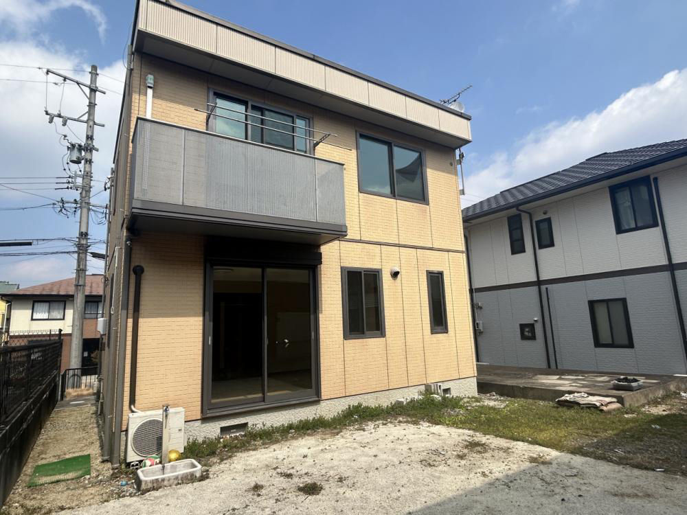 Renovated 3-bedroom house in Mizunami with parking - Thumbnail 3