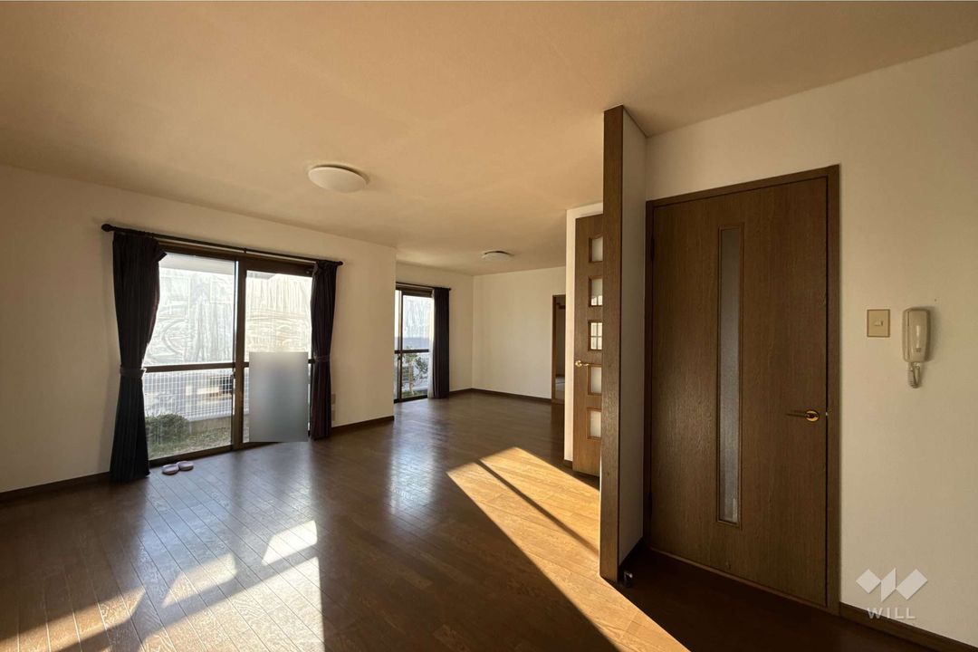 5LDK Detached House for Sale in Takarazuka, Hyogo - Thumbnail 3