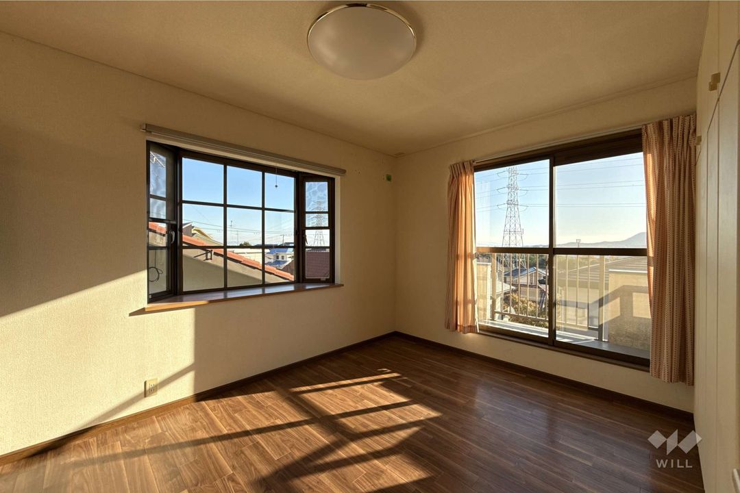 5LDK Detached House for Sale in Takarazuka, Hyogo - Thumbnail 2