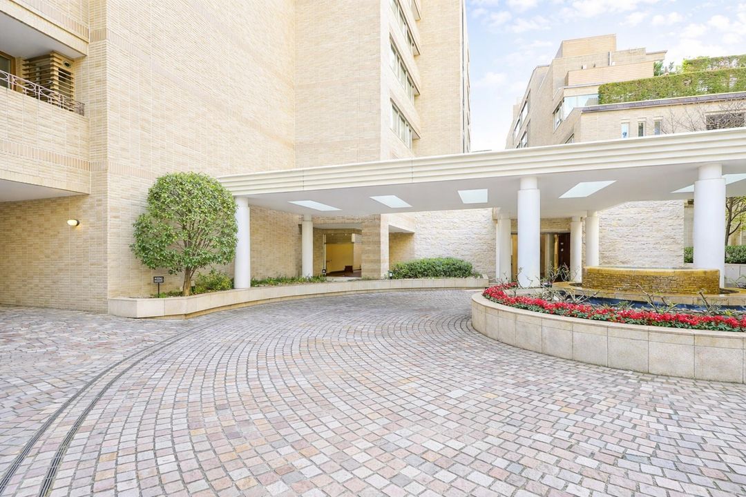Luxury 3LDK Condominium in Minamiazabu, Tokyo – The House Minamiazabu - Thumbnail 3