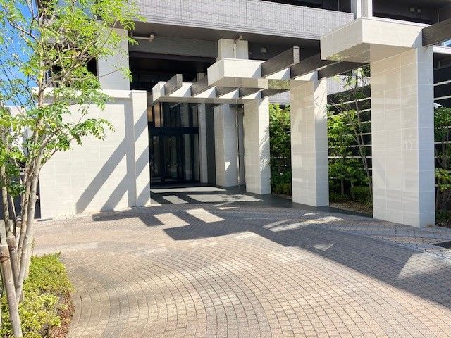 Class Three-Chome 8F 3LDK Apartment in Matsuyama - Thumbnail 3