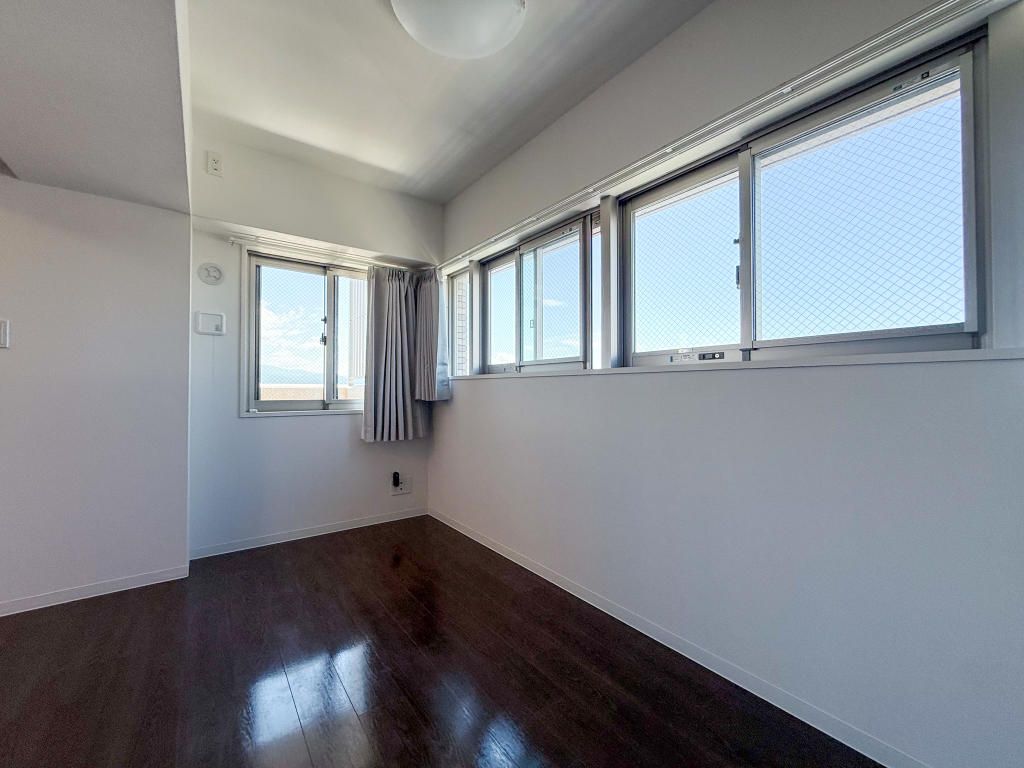 3LDK Apartment for Sale in Matsuyama, Ehime - 76.6m² - Thumbnail 3