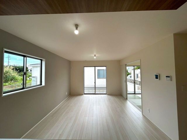New 4LDK House Near Shinbaru Beach, Nanjo City, Okinawa - Thumbnail 2