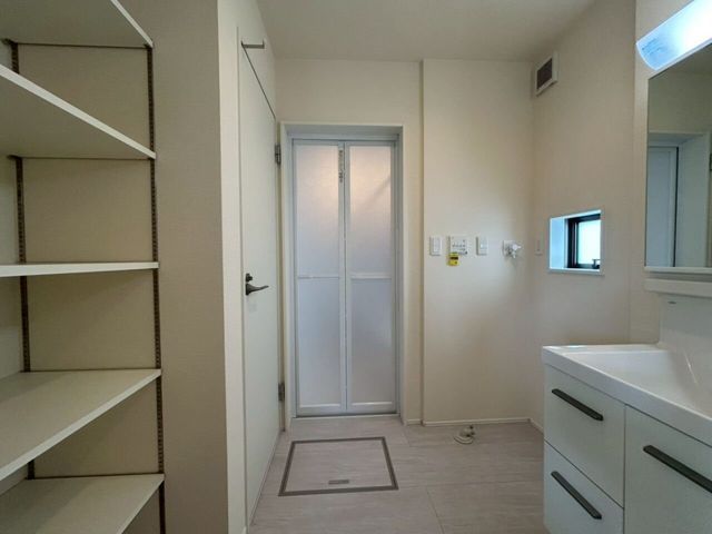 New 4LDK House Near Shinbaru Beach, Nanjo City, Okinawa - Thumbnail 3