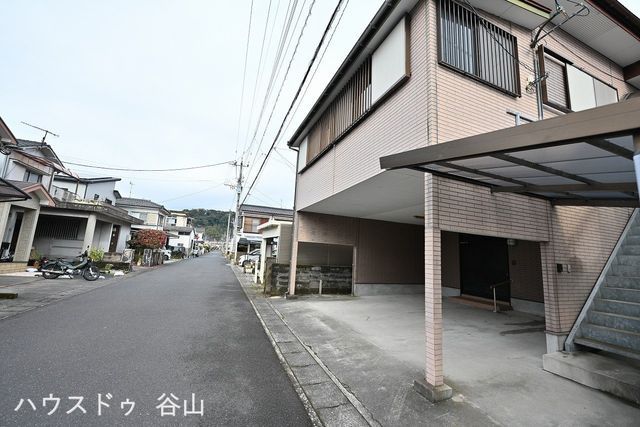 5SLDK House in Jiyugaoka, Kagoshima with Built-in Garage - Thumbnail 2