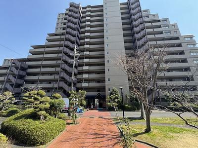 Renovated 4LDK Corner Unit in Lions Mansion Chiyoda — Image 1, Kawachinagano, Osaka