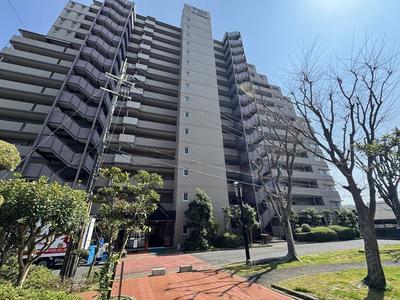 Renovated 4LDK Corner Unit in Lions Mansion Chiyoda — Image 1, Kawachinagano, Osaka