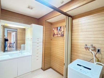 Royal Mansion Izu Nagaoka 801 - 3LDK Resort Apartment — Image 2, Izunokuni, Shizuoka