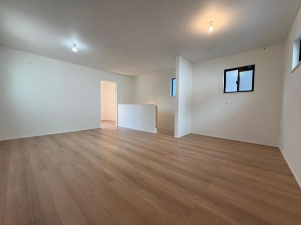 3LDK House for Sale in Okazaki with Solar Panels - Thumbnail 3