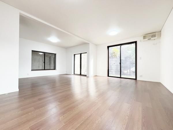 3LDK Detached House for Sale in Machida, Tokyo - Recently Renovated - Thumbnail 2