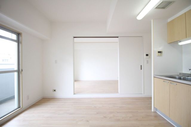 Fujiwai Umeda Co-op 2LDK Apartment for Sale in Adachi, Tokyo - Thumbnail 4