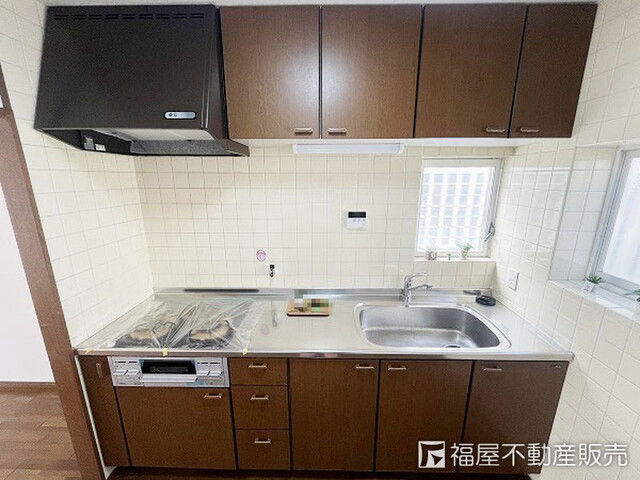 4LDK House in Nishinomiya with Ample Storage - Thumbnail 3