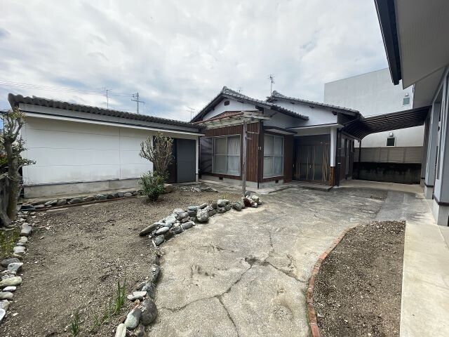 6DK Wooden House for Sale in Niihama, Ehime - Thumbnail 2