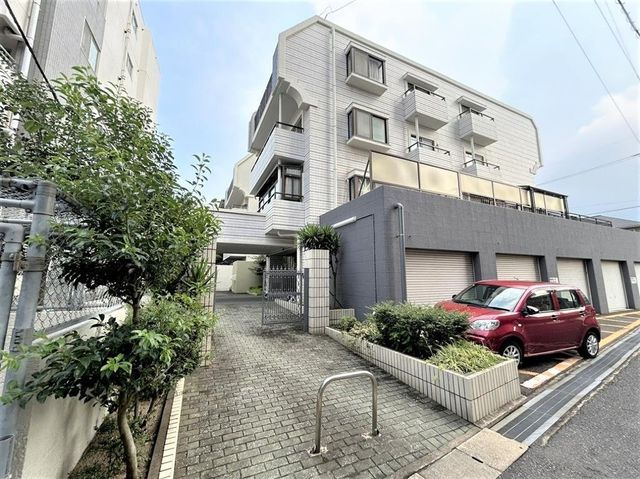 5LDK Apartment for Sale in Riviere Takamine, Kitakyushu - Thumbnail 2