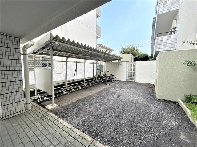5LDK Apartment for Sale in Riviere Takamine, Kitakyushu - Thumbnail 3