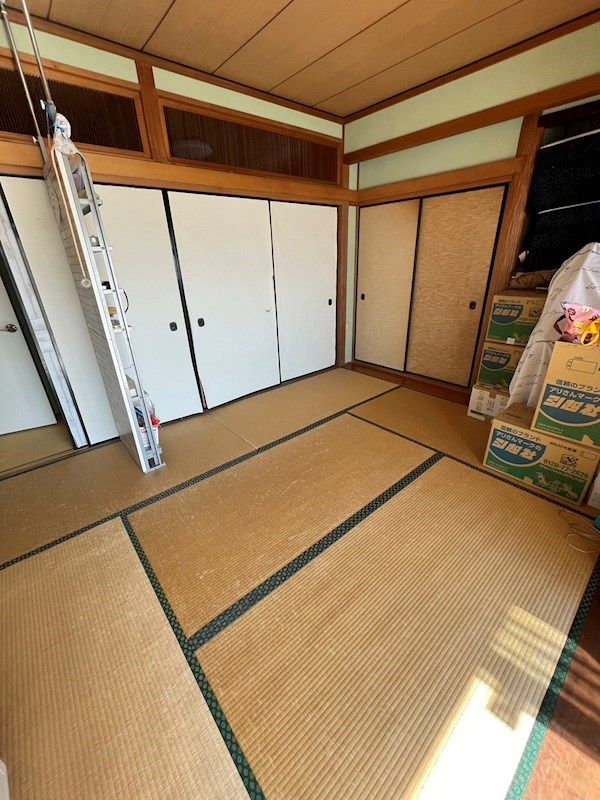 4LDK House with Solar Panels in Kitakyushu Moji Ward - Thumbnail 4